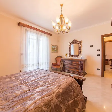 Casa Vacanze Edera Apartment *